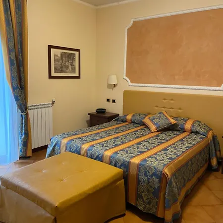 Mondial Hotel 3*