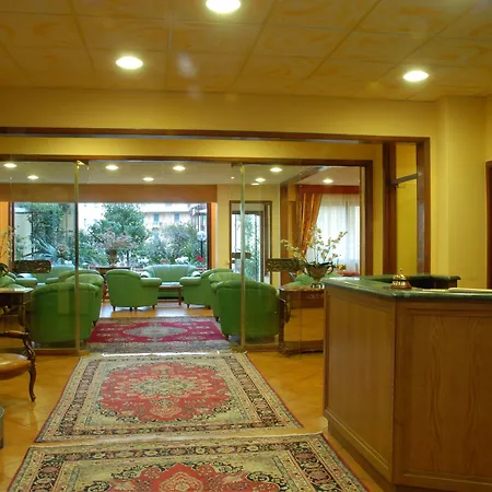 Mondial Hotel 3*