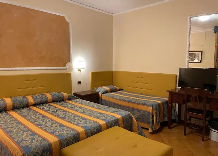 Ξενοδοχείο Mondial 3*